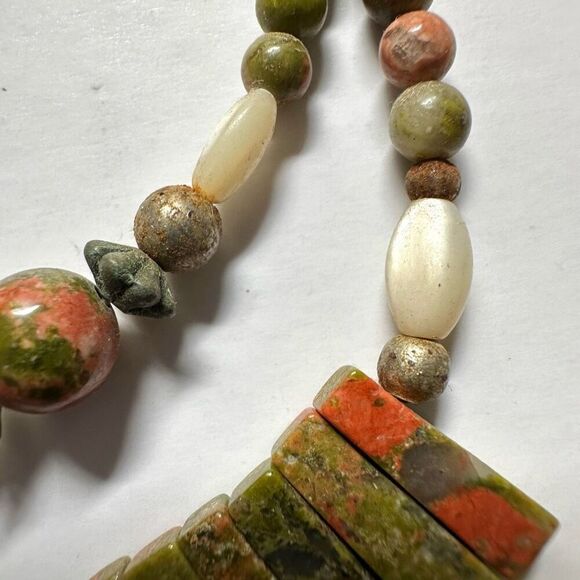 Unakite mother of pearl silver tone double strand  necklace - Picture 5 of 10
